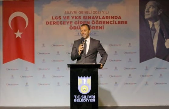 LGS ve YKS’de dereceye giren öğrencilere ödülleri verildi